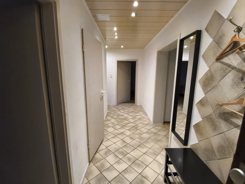 Möblierte 4,5-Zimmer-Wohnung mit 2 Bädern - für WG oder Familie — photo 1